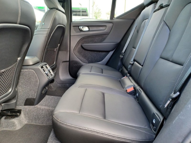 2025 (75) VOLVO XC40 2.0 B4P Ultra Dark 5dr Auto 5392608