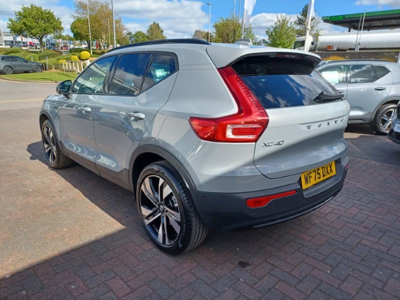 2025 (75) VOLVO XC40 2.0 B4P Ultra Dark 5dr Auto 5392573