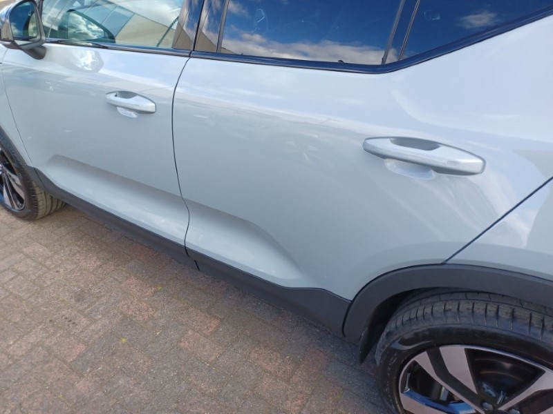2025 (75) VOLVO XC40 2.0 B4P Ultra Dark 5dr Auto 5392614