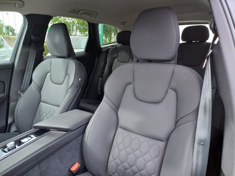 2025 (25) VOLVO XC60 2.0 B5P Core 5dr AWD Geartronic 5449518