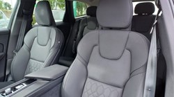 2025 (25) VOLVO XC60 2.0 B5P Core 5dr AWD Geartronic 5449518