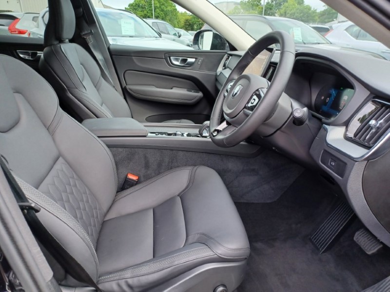 2025 (25) VOLVO XC60 2.0 B5P Core 5dr AWD Geartronic 5449509