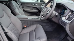2025 (25) VOLVO XC60 2.0 B5P Core 5dr AWD Geartronic 5449509
