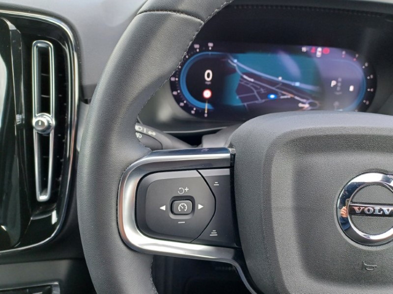 2023 (23) VOLVO XC40 2.0 B3P Plus Dark 5dr Auto 5428656