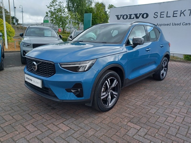 2023 (23) VOLVO XC40 2.0 B3P Plus Dark 5dr Auto 5428651
