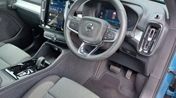 2023 (23) VOLVO XC40 2.0 B3P Plus Dark 5dr Auto 5428670
