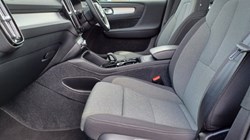 2023 (23) VOLVO XC40 2.0 B3P Plus Dark 5dr Auto 5428677