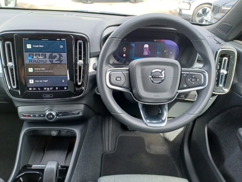 2023 (23) VOLVO XC40 2.0 B3P Plus Dark 5dr Auto 5428675