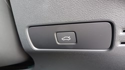 2023 (23) VOLVO XC40 2.0 B3P Plus Dark 5dr Auto 5428653