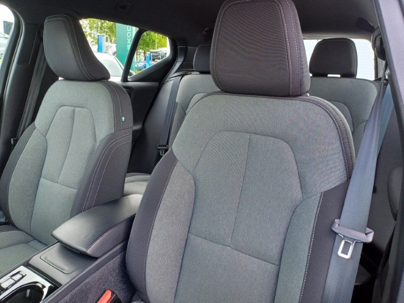 2023 (23) VOLVO XC40 2.0 B3P Plus Dark 5dr Auto 5428681