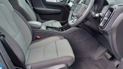 2023 (23) VOLVO XC40 2.0 B3P Plus Dark 5dr Auto 5428671