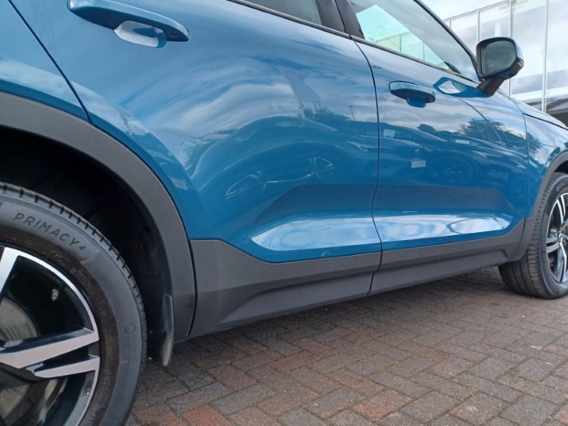 2023 (23) VOLVO XC40 2.0 B3P Plus Dark 5dr Auto 5428752