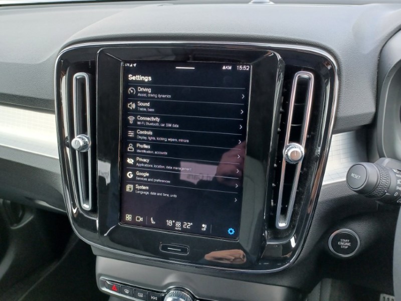 2023 (23) VOLVO XC40 2.0 B3P Plus Dark 5dr Auto 5428662