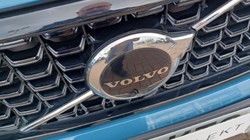 2023 (23) VOLVO XC40 2.0 B3P Plus Dark 5dr Auto 5428755