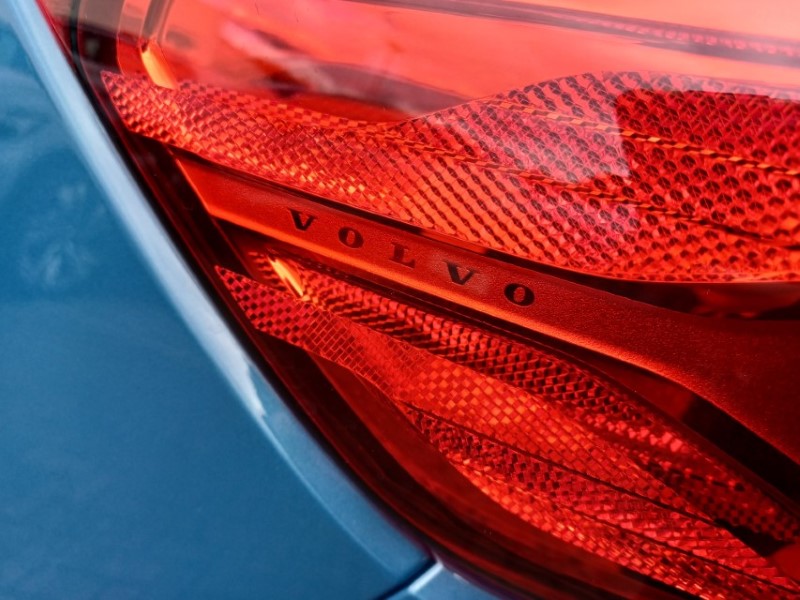 2023 (23) VOLVO XC40 2.0 B3P Plus Dark 5dr Auto 5428692