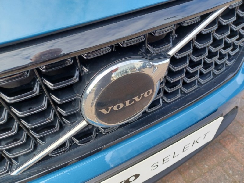 2024 (73) VOLVO XC40 2.0 B3P Plus Dark 5dr Auto 5429938