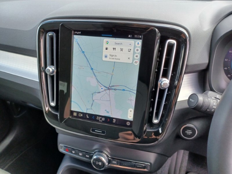 2024 (73) VOLVO XC40 2.0 B3P Plus Dark 5dr Auto 5429899