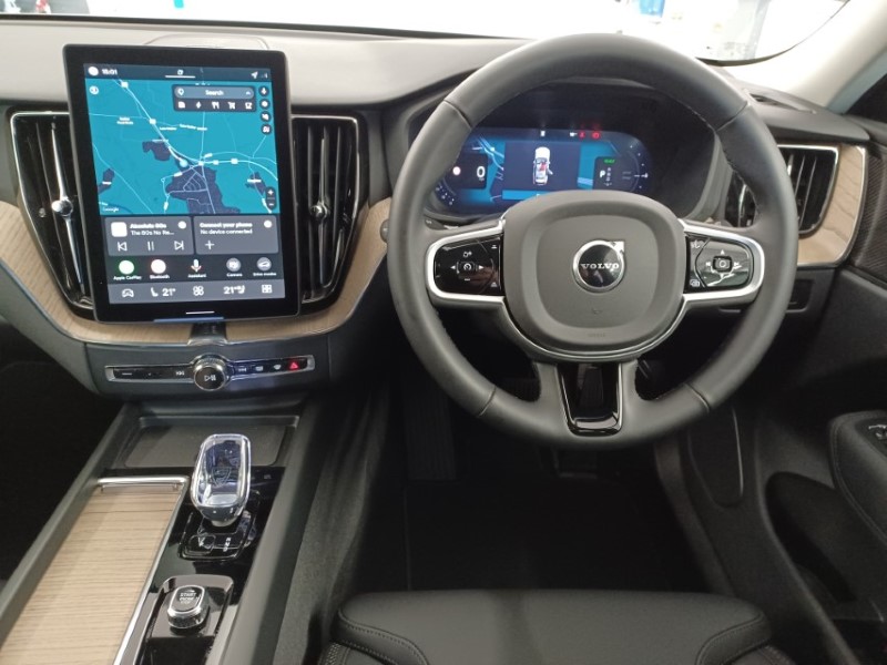 2025 (75) VOLVO XC60 2.0 T6 [350] PHEV Plus Dark 5dr AWD Geartronic 5524153