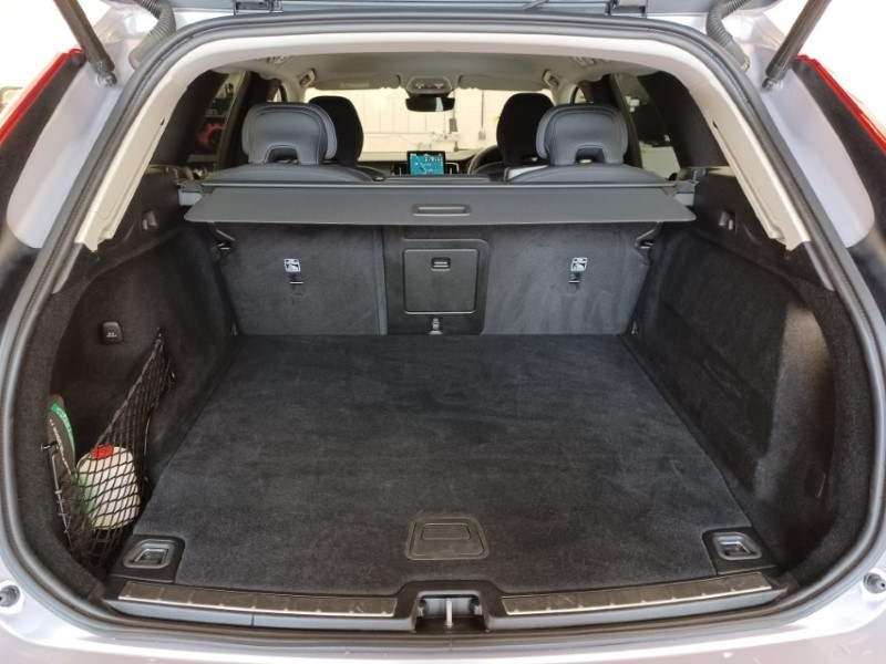 2025 (75) VOLVO XC60 2.0 T6 [350] PHEV Plus Dark 5dr AWD Geartronic 5524170