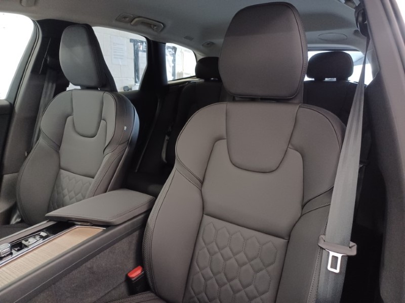 2025 (75) VOLVO XC60 2.0 T6 [350] PHEV Plus Dark 5dr AWD Geartronic 5524158