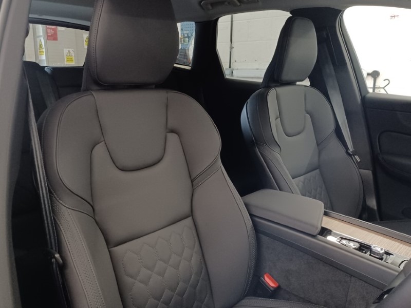 2025 (75) VOLVO XC60 2.0 T6 [350] PHEV Plus Dark 5dr AWD Geartronic 5524149
