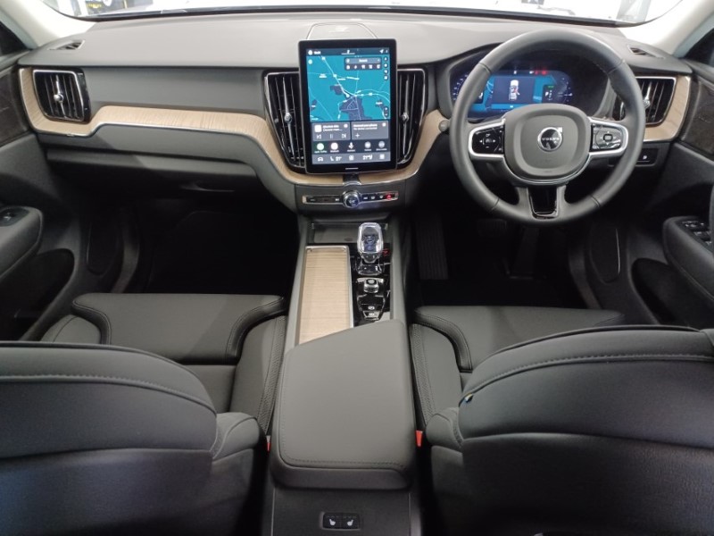 2025 (75) VOLVO XC60 2.0 T6 [350] PHEV Plus Dark 5dr AWD Geartronic 5524154