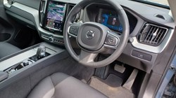 2023 (73) VOLVO XC60 2.0 B5P Core 5dr AWD Geartronic 5513709