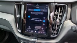 2023 (73) VOLVO XC60 2.0 B5P Core 5dr AWD Geartronic 5513704