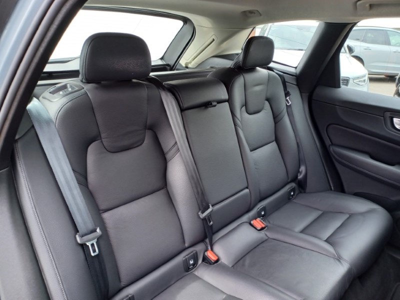 2023 (73) VOLVO XC60 2.0 B5P Core 5dr AWD Geartronic 5513712
