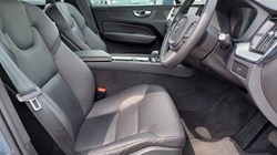 2023 (73) VOLVO XC60 2.0 B5P Core 5dr AWD Geartronic 5513710