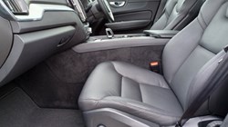 2023 (73) VOLVO XC60 2.0 B5P Core 5dr AWD Geartronic 5513716