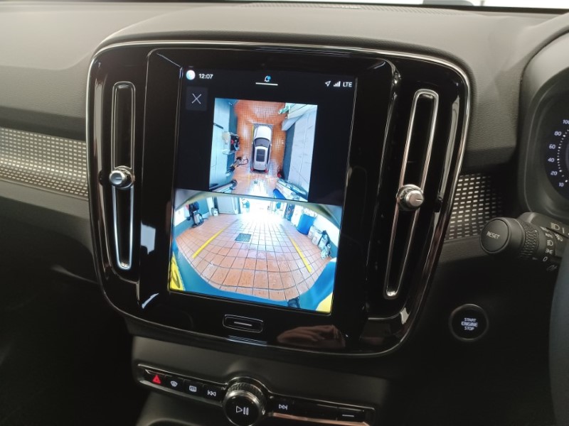 2024 (73) VOLVO XC40 2.0 B4P Ultimate Dark 5dr Auto 5454327