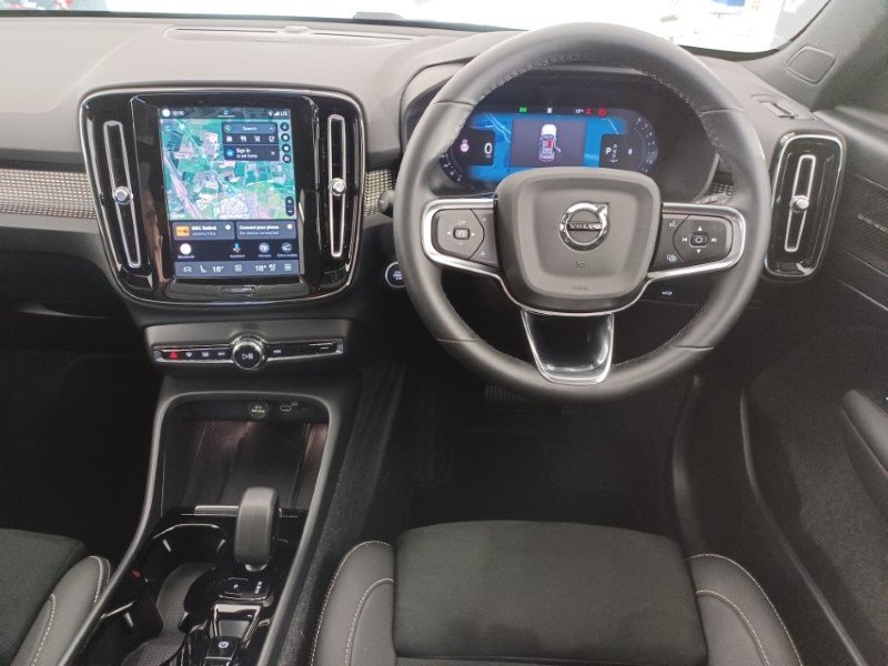 2024 (73) VOLVO XC40 2.0 B4P Ultimate Dark 5dr Auto 5454339