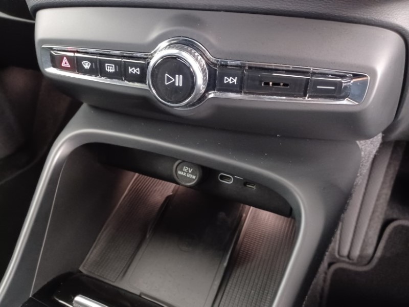 2024 (73) VOLVO XC40 2.0 B4P Ultimate Dark 5dr Auto 5454315