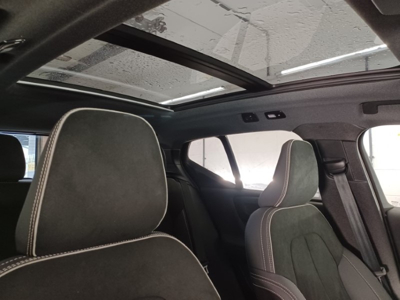 2024 (73) VOLVO XC40 2.0 B4P Ultimate Dark 5dr Auto 5454335