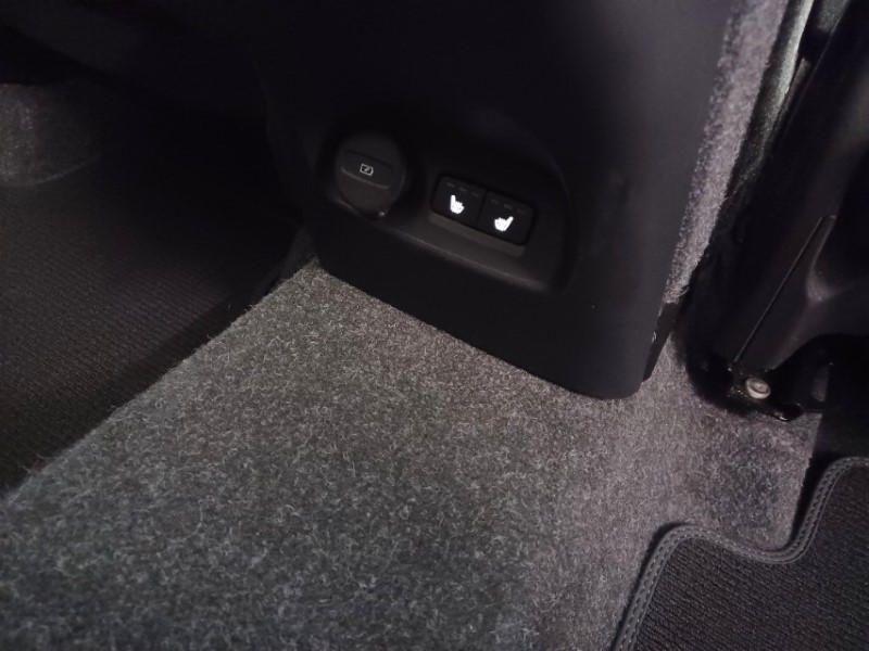 2024 (73) VOLVO XC40 2.0 B4P Ultimate Dark 5dr Auto 5454338