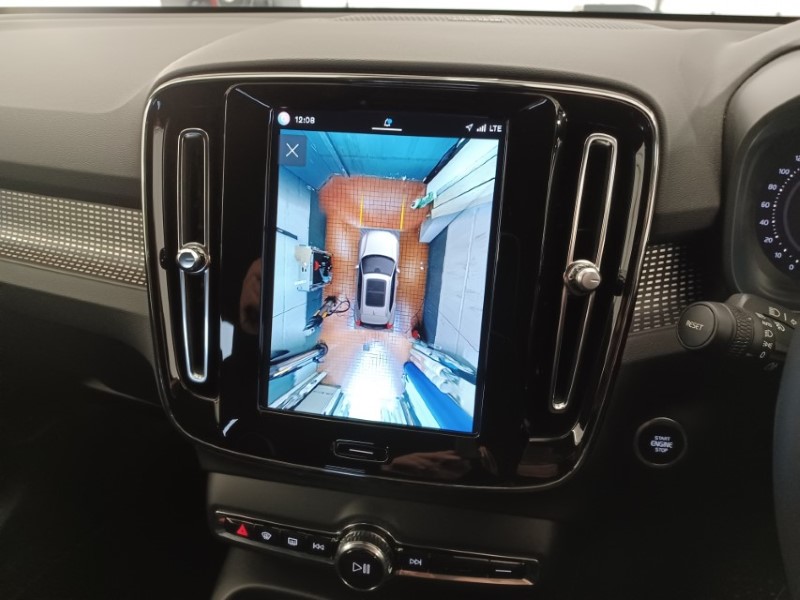 2024 (73) VOLVO XC40 2.0 B4P Ultimate Dark 5dr Auto 5454328