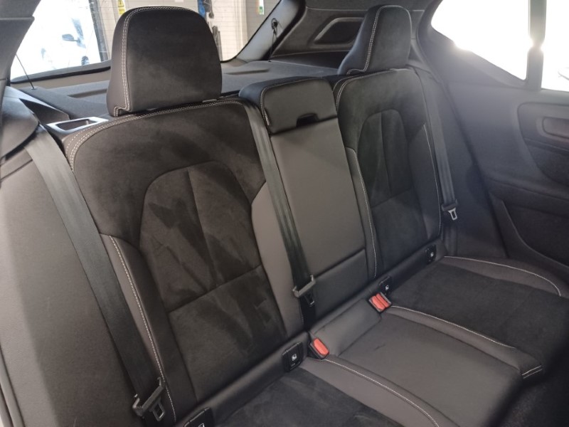 2024 (73) VOLVO XC40 2.0 B4P Ultimate Dark 5dr Auto 5454336