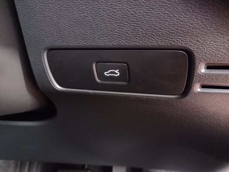 2024 (73) VOLVO XC40 2.0 B4P Ultimate Dark 5dr Auto 5454317
