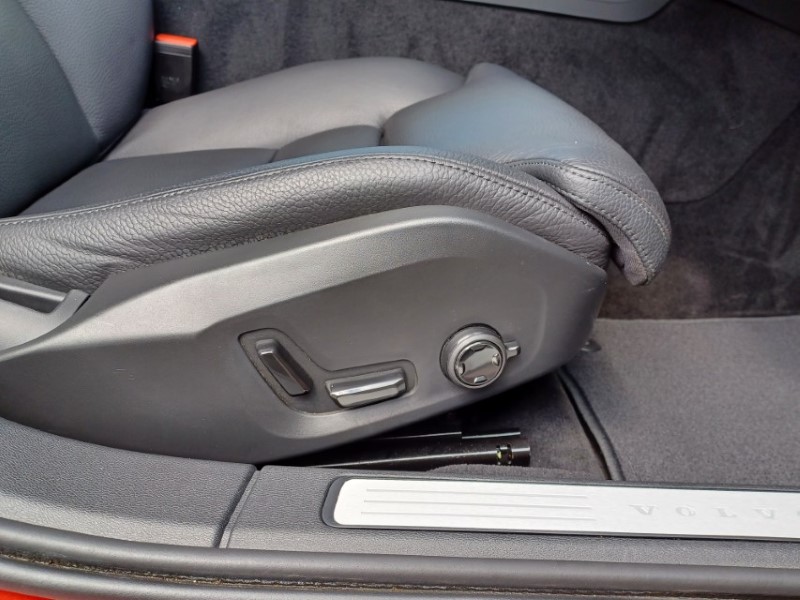 2025 (25) VOLVO V60 2.0 B4P Plus Dark 5dr Auto [7 speed] 5518409