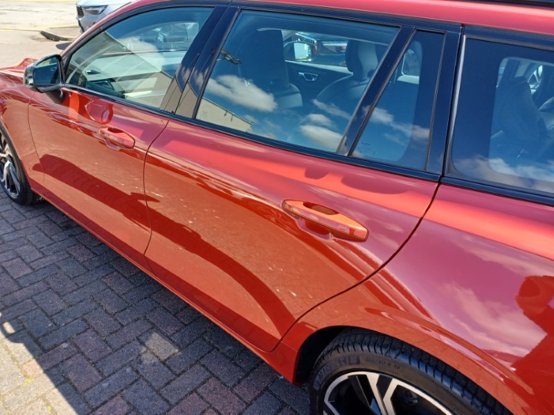2025 (25) VOLVO V60 2.0 B4P Plus Dark 5dr Auto [7 speed] 5518434