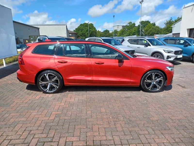 2025 (25) VOLVO V60 2.0 B4P Plus Dark 5dr Auto [7 speed] 5518393