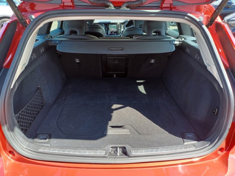 2025 (25) VOLVO V60 2.0 B4P Plus Dark 5dr Auto [7 speed] 5518427