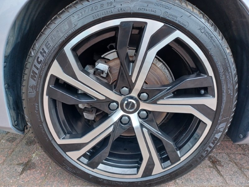 2025 (25) VOLVO V60 2.0 B4P Plus Dark 5dr Auto [7 speed] 5515179