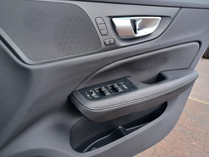 2025 (25) VOLVO V60 2.0 B4P Plus Dark 5dr Auto [7 speed] 5515139