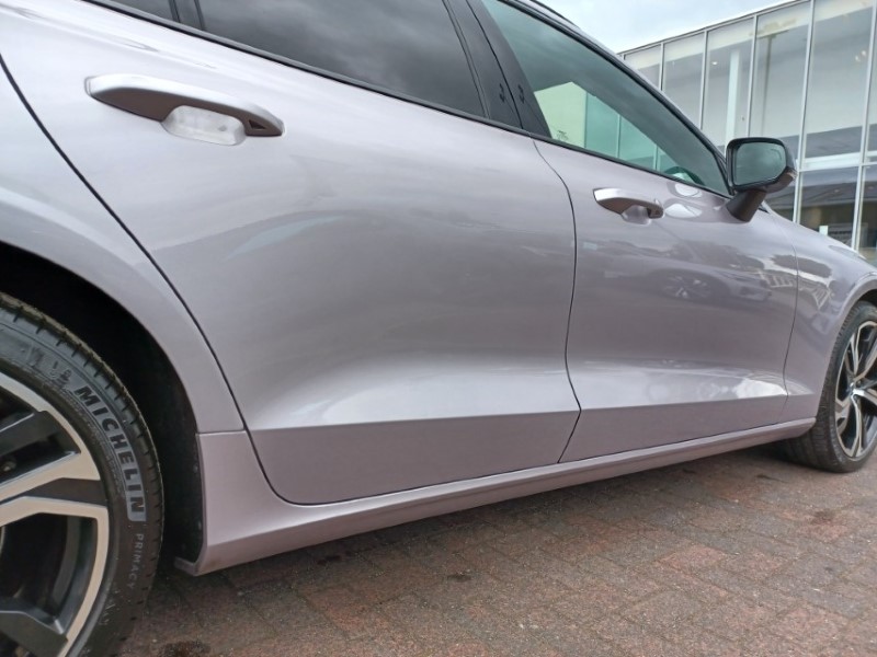 2025 (25) VOLVO V60 2.0 B4P Plus Dark 5dr Auto [7 speed] 5515239