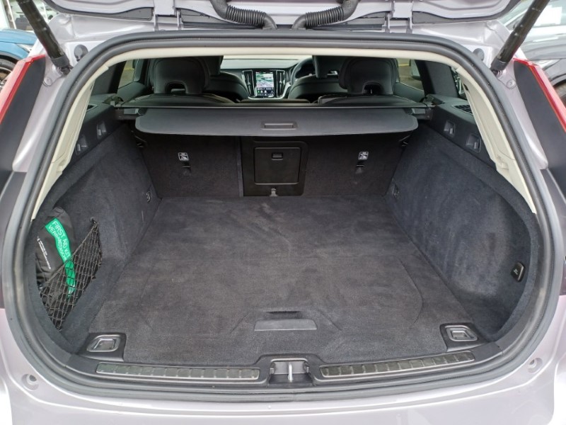2025 (25) VOLVO V60 2.0 B4P Plus Dark 5dr Auto [7 speed] 5515174