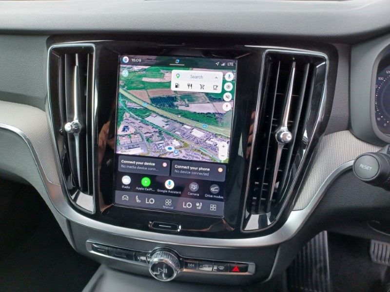 2025 (25) VOLVO V60 2.0 B4P Plus Dark 5dr Auto [7 speed] 5515143