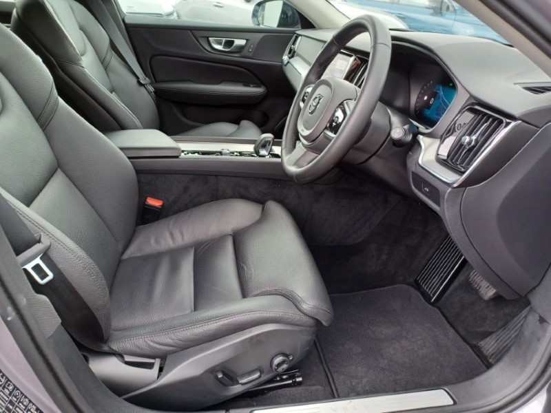 2025 (25) VOLVO V60 2.0 B4P Plus Dark 5dr Auto [7 speed] 5515158