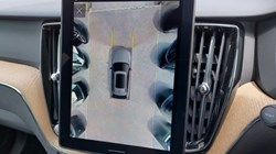 2025 (25) VOLVO XC60 2.0 B5P Plus Dark 5dr AWD Geartronic 5509577